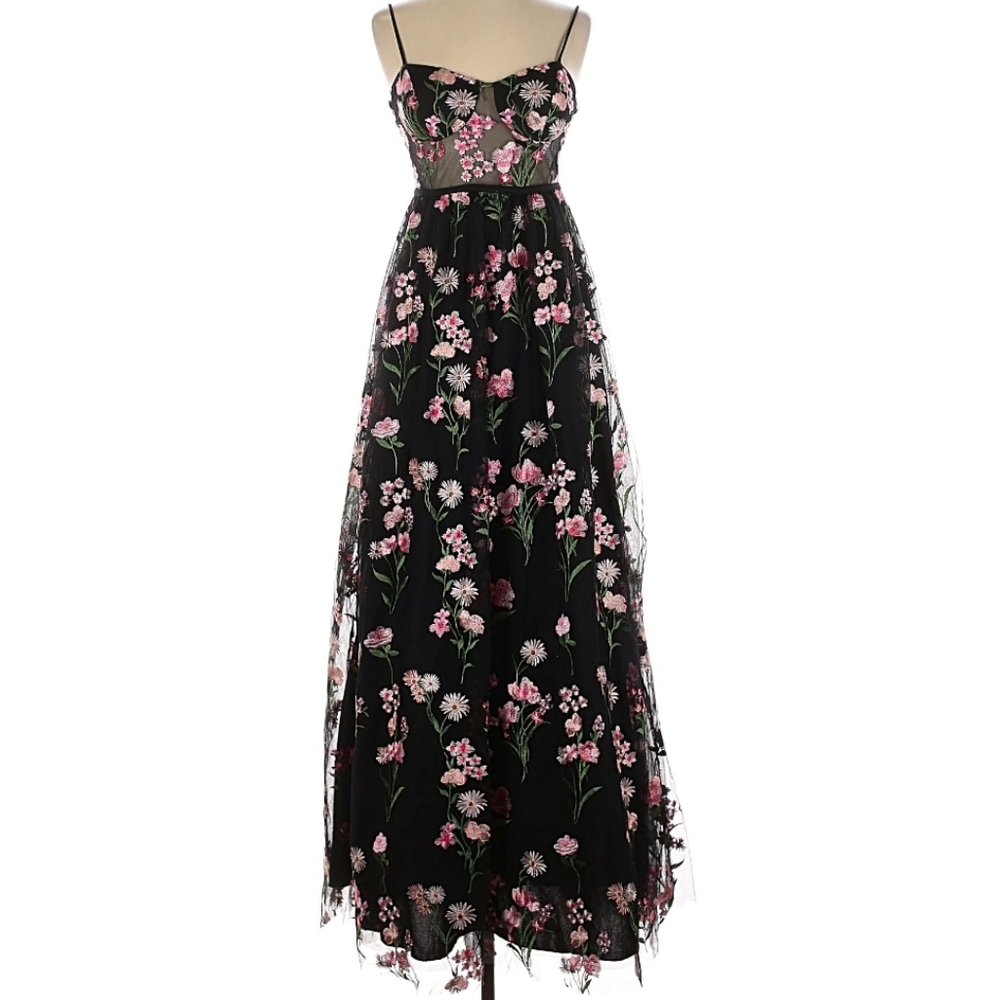 City Studios Floor Length Floral Embroidered Tulle Ballgown Size 1/2 Small